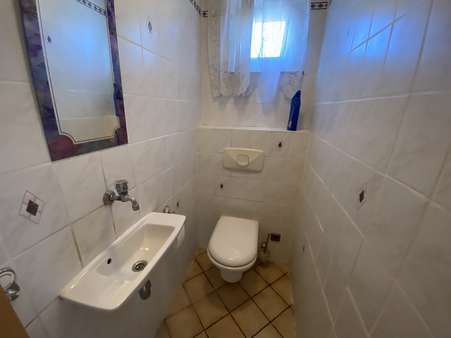Gäste WC EG - Reihenmittelhaus in 73066 Uhingen mit 110m² kaufen