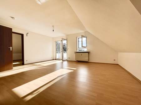 Wohn- und Esszimmer - Dachgeschosswohnung in 73760 Ostfildern mit 50m² kaufen