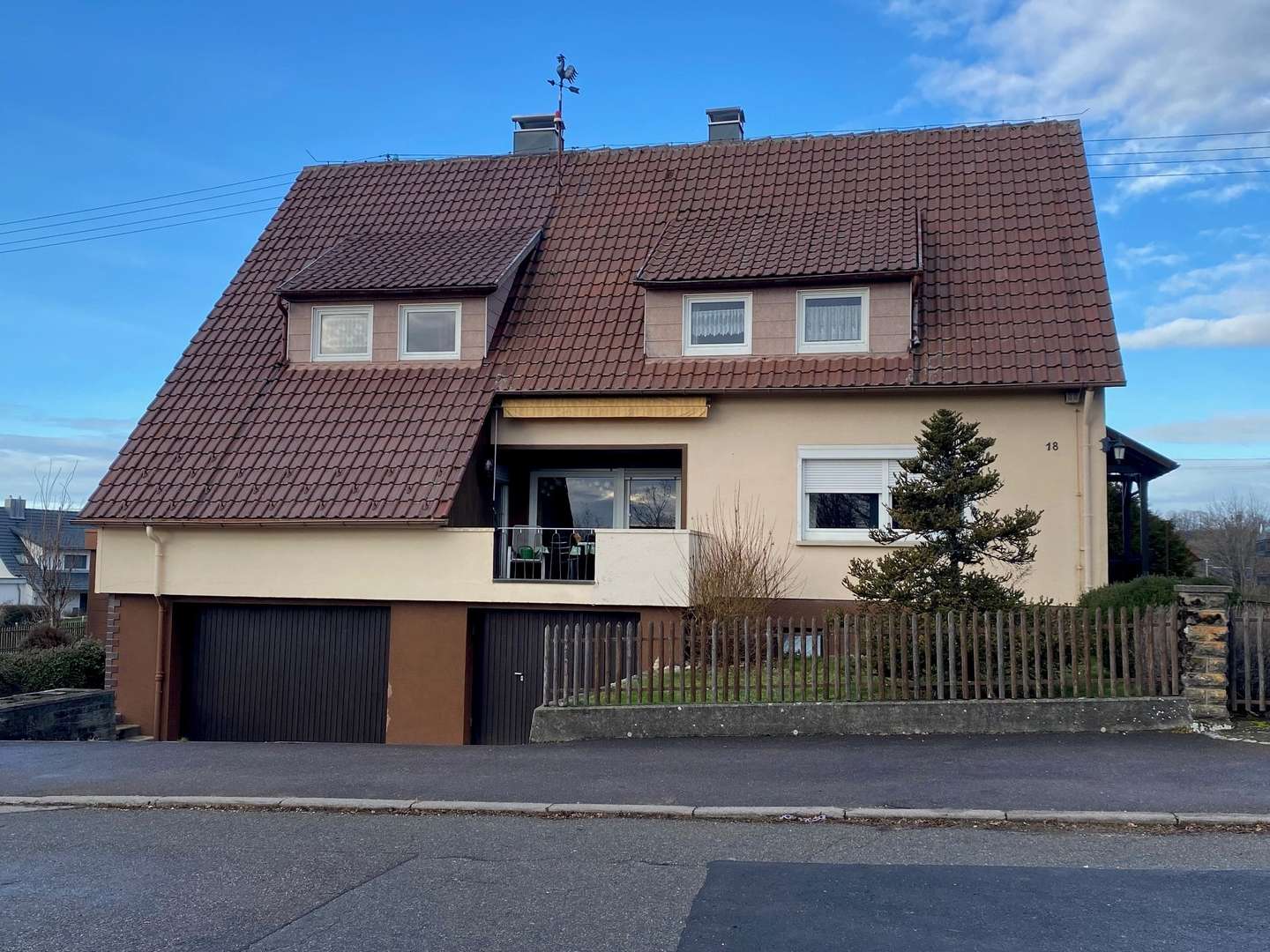 Ansicht - Einfamilienhaus in 73252 Lenningen mit 201m² kaufen