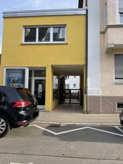 Frontansicht - Mehrfamilienhaus in 73728 Esslingen mit 120m² kaufen