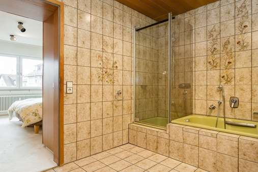 Großes Bad Großes Bad - Etagenwohnung in 70794 Filderstadt mit 84m² kaufen
