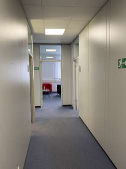 Flur - Büro in 73734 Esslingen mit 381m² mieten