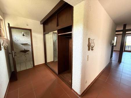 Garerobe und Gäste WC - Einfamilienhaus in 73207 Plochingen mit 221m² kaufen