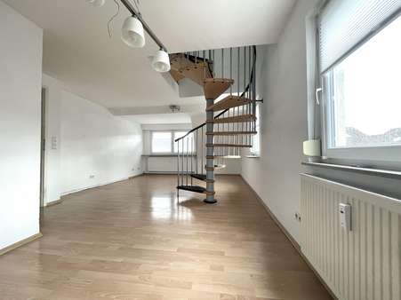 Wohn-/ Esszimmer - Dachgeschosswohnung in 73760 Ostfildern mit 80m² kaufen