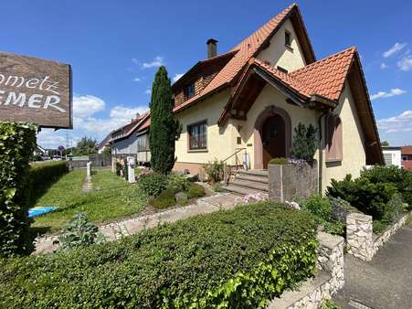 Wohnhaus - Werkstatt in 72622 Nürtingen mit 182m² kaufen