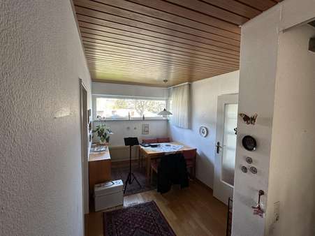 Flur/Diele mit Essbereich - Reihenmittelhaus in 73230 Kirchheim mit 118m² kaufen