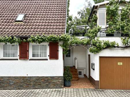 Hauseingang Hauseingang - Einfamilienhaus in 73765 Neuhausen mit 64m² kaufen