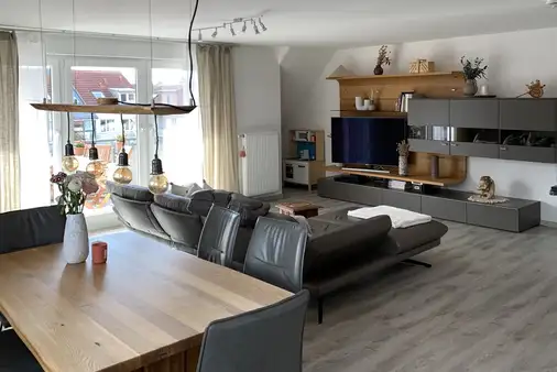 Wohnkomfort über 2 Ebenen in ES-Berkheim!