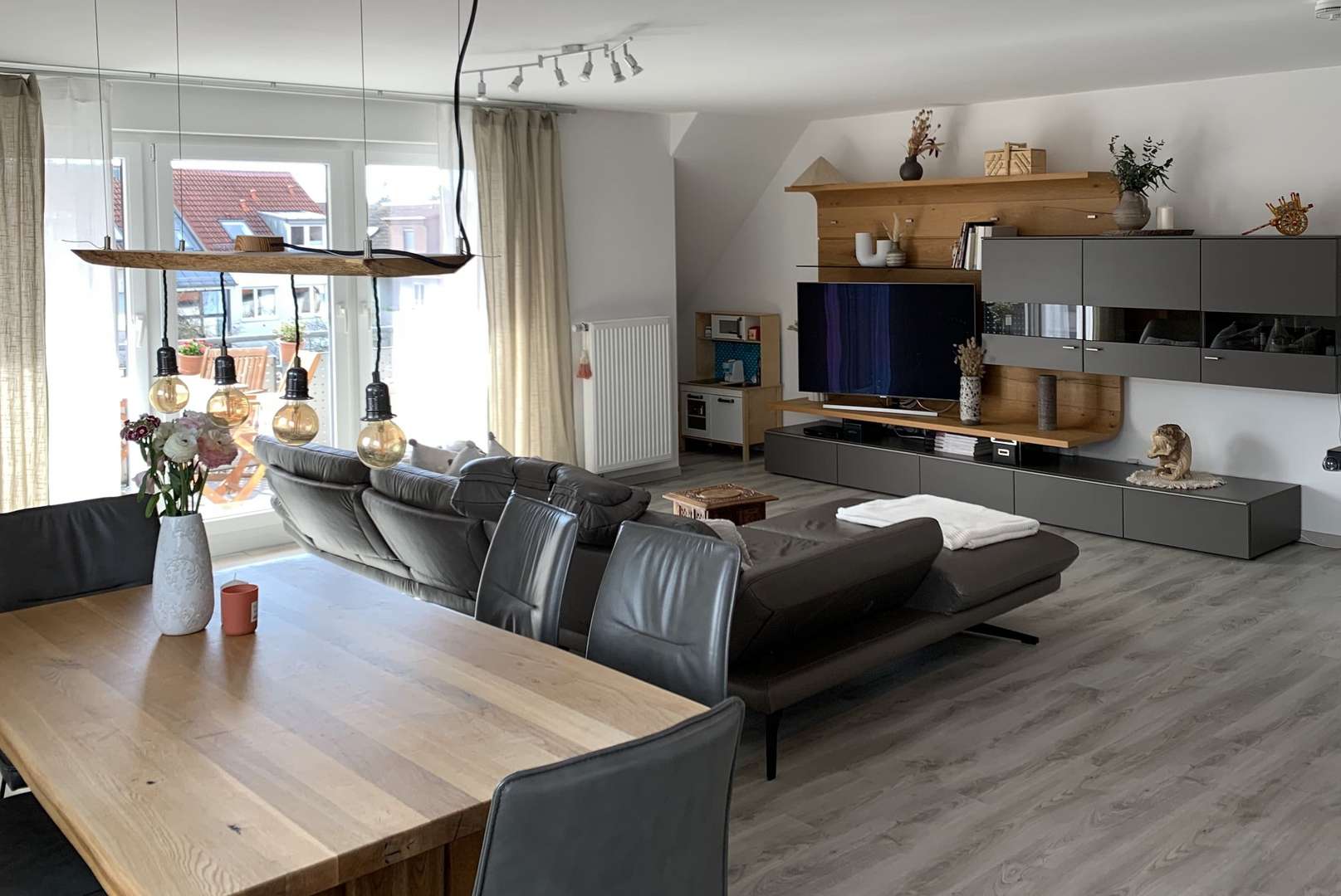 Wohn- Esszimmer 1. DG Wohn- Esszimmer 1. DG - Maisonette-Wohnung in 73734 Esslingen mit 142m² kaufen