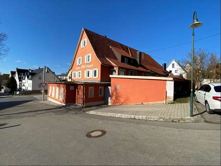 Ansicht Metzinger/Lindenstraße - Mehrfamilienhaus in 72658 Bempflingen mit 214m² kaufen