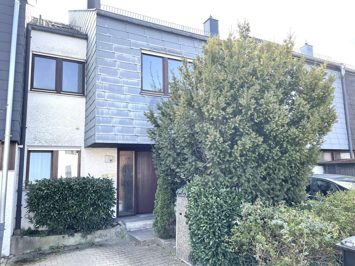 Eingangsseite - Reihenmittelhaus in 73760 Ostfildern mit 124m² kaufen