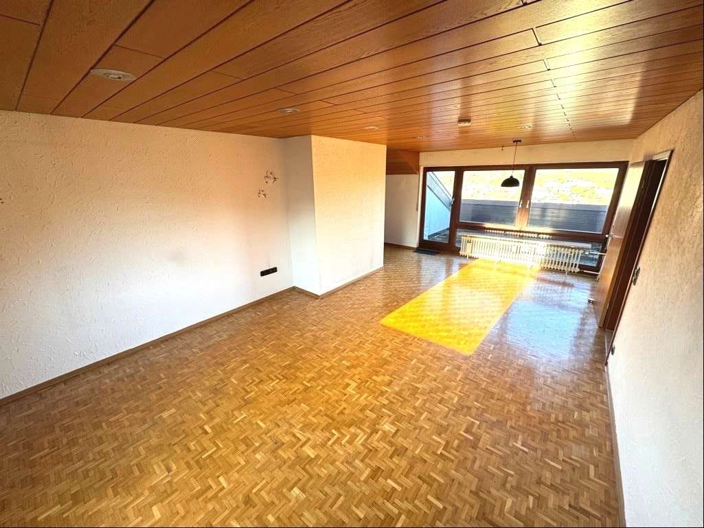 Wohn-Essbereich Wohn-Essbereich - Dachgeschosswohnung in 72639 Neuffen mit 108m² kaufen