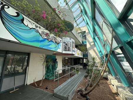 Offener Eingangsbereich Offener Eingangsbereich - Büro in 70376 Stuttgart mit 1200m² mieten