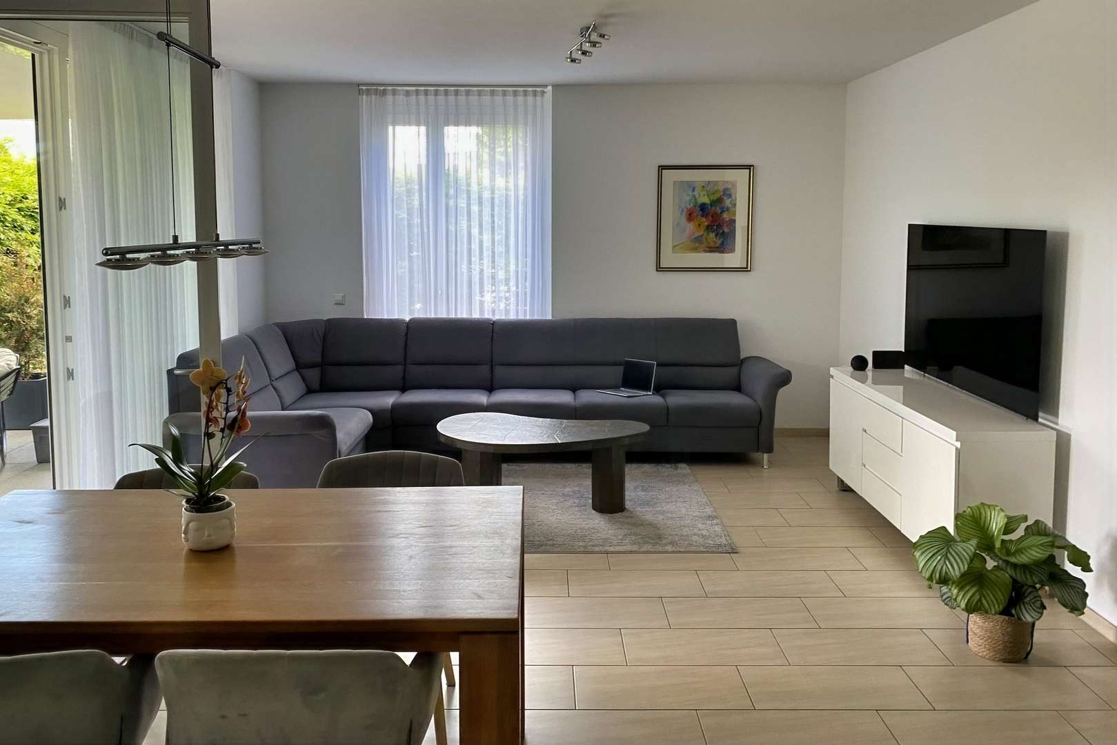 Großer Wohnbereich - Erdgeschosswohnung in 70619 Stuttgart mit 120m² kaufen