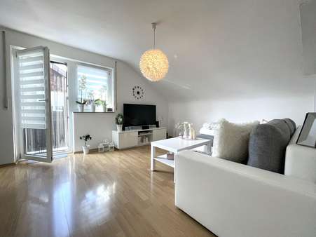 Wohnbereich - Dachgeschosswohnung in 70771 Leinfelden-Echterdingen mit 32m² kaufen