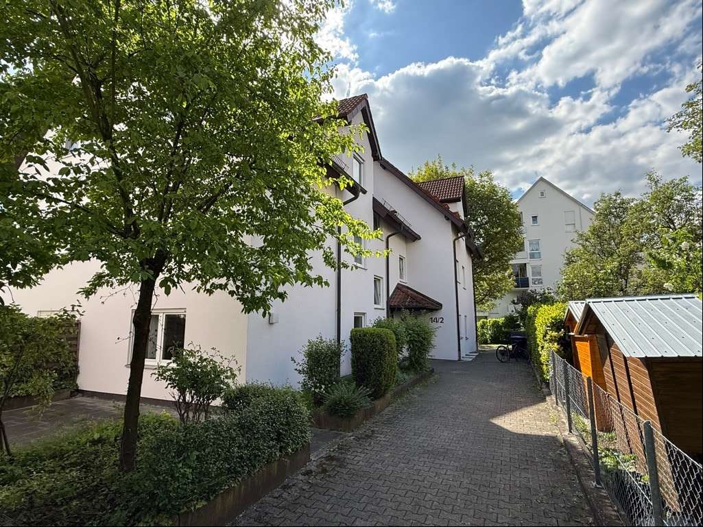 Außenansicht Außenansicht - Dachgeschosswohnung in 73230 Kirchheim mit 91m² kaufen