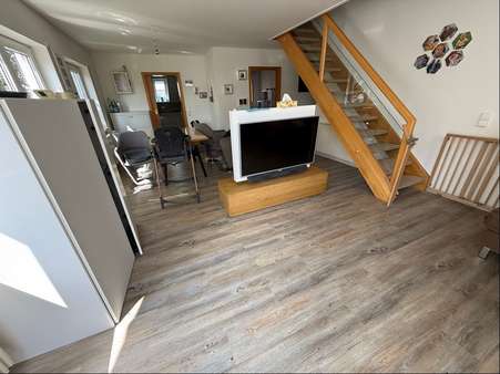 Wohn-/Esszimmer Wohn-/Esszimmer - Dachgeschosswohnung in 73230 Kirchheim mit 91m² kaufen