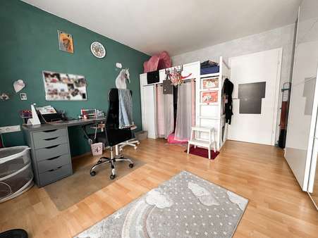 Kinderzimmer Kinderzimmer - Etagenwohnung in 73730 Esslingen mit 86m² kaufen