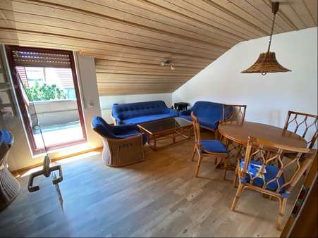 Wohnzimmer - Etagenwohnung in 73240 Wendlingen mit 50m² kaufen