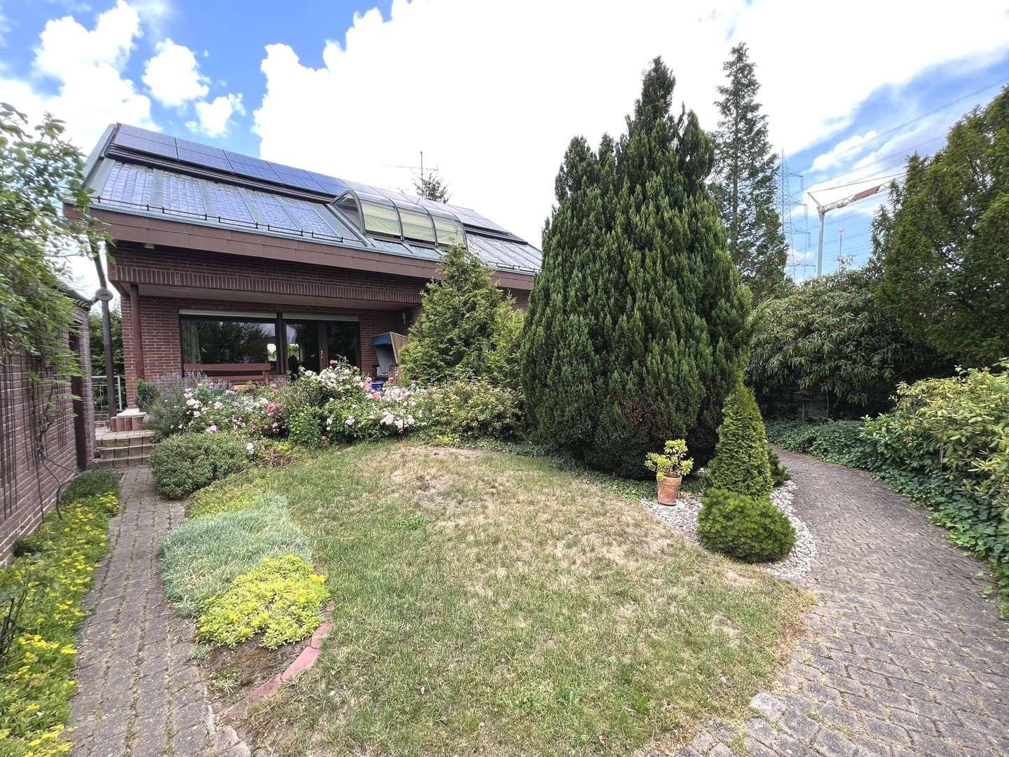 Außenansicht Außenansicht - Einfamilienhaus in 72622 Nürtingen mit 232m² kaufen