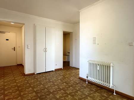 Flur, Blickrichtung Eingang Flur, Blickrichtung Eingang - Erdgeschosswohnung in 73760 Ostfildern mit 77m² kaufen