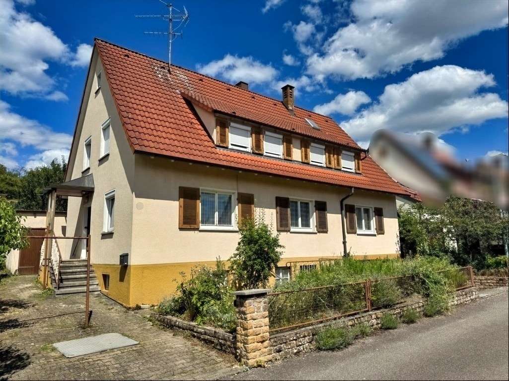 Aussenansicht Aussenansicht - Zweifamilienhaus in 72636 Frickenhausen mit 163m² kaufen