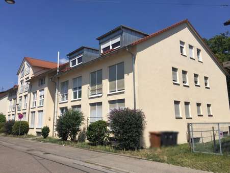 Außenansicht Straßenseite - Erdgeschosswohnung in 73734 Esslingen mit 89m² kaufen