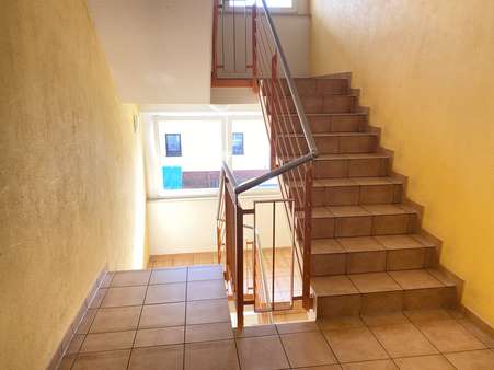 Treppenhaus - Erdgeschosswohnung in 73734 Esslingen mit 89m² kaufen