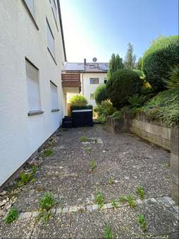 Freisitz hinter dem Haus Freisitz hinter dem Haus - Mehrfamilienhaus in 73733 Esslingen mit 399m² kaufen