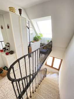 Treppenhausflur Treppenhausflur - Maisonette-Wohnung in 73732 Esslingen mit 66m² kaufen