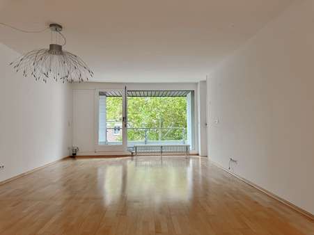 Wohnzimmer - Etagenwohnung in 70192 Stuttgart mit 84m² kaufen