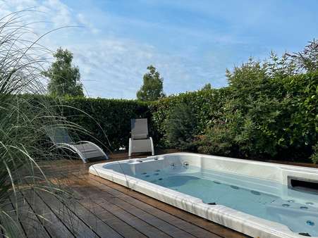 Whirlpool mit Gegenstromanlage - Doppelhaushälfte in 73666 Baltmannsweiler mit 187m² kaufen