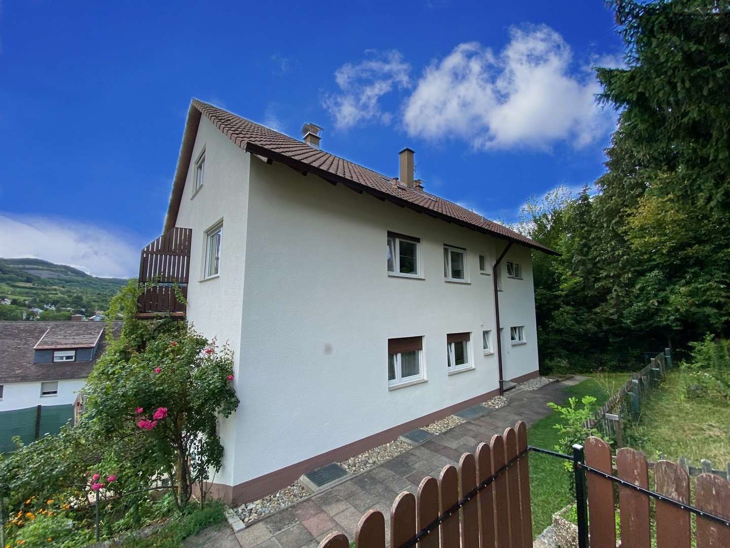 Ansicht (Ost) - Mehrfamilienhaus in 72639 Neuffen mit 291m² kaufen