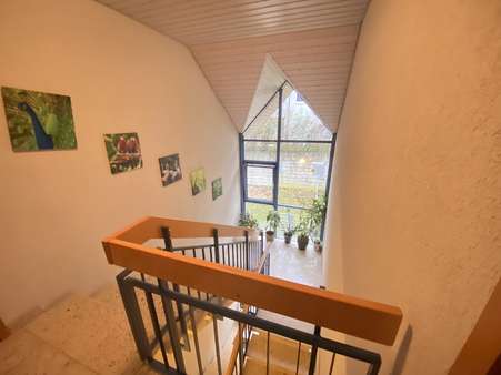 Treppenhaus - Dachgeschosswohnung in 73207 Plochingen mit 119m² kaufen