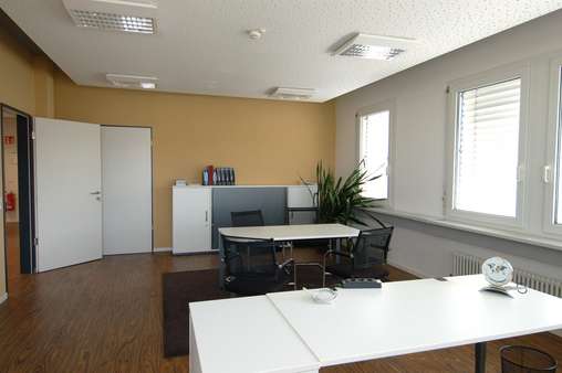 Büro - Büro in 70771 Leinfelden-Echterdingen mit 238m² günstig mieten