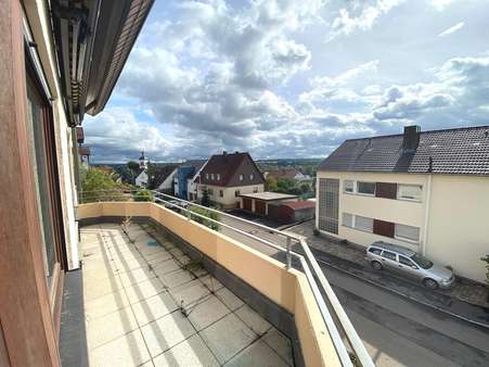 Ausblick Balkon - Etagenwohnung in 72669 Unterensingen mit 87m² kaufen