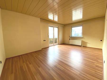 Wohn-/Esszimmer EG - Zweifamilienhaus in 72622 Nürtingen mit 125m² kaufen