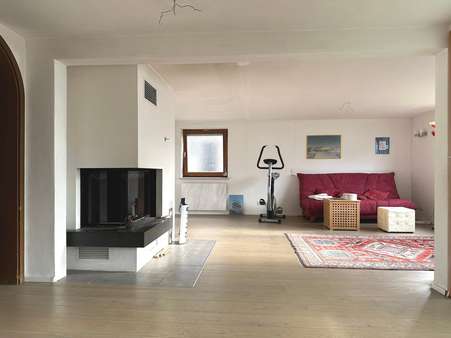 Kamin im Wohnzimmer - Einfamilienhaus in 73765 Neuhausen mit 206m² kaufen