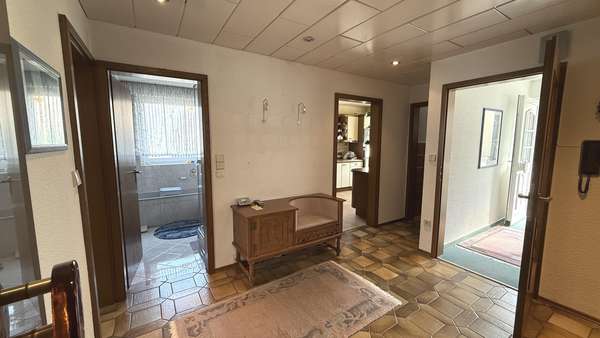 Flur Erdgeschoss - Einfamilienhaus in 73431 Aalen mit 221m² kaufen