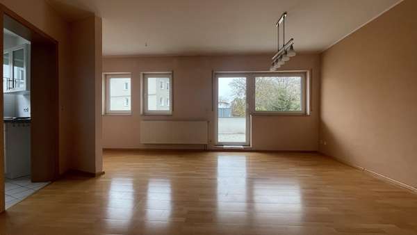 Wohn- und Esszimmer - Etagenwohnung in 73430 Aalen mit 79m² kaufen