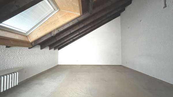 Schlafzimmer Schlafzimmer - Dachgeschosswohnung in 73540 Heubach mit 75m² kaufen