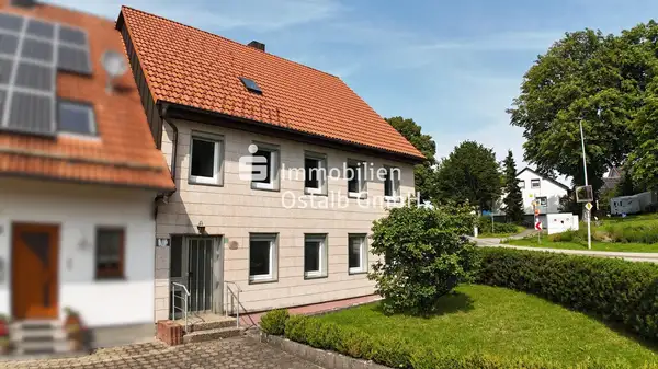 Großzügige Doppelhaushälfte sucht handwerklich begabte Familie!