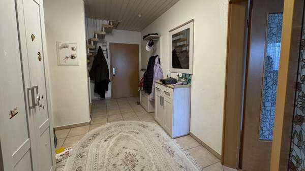 Flur - Dachgeschosswohnung in 73441 Bopfingen mit 107m² kaufen