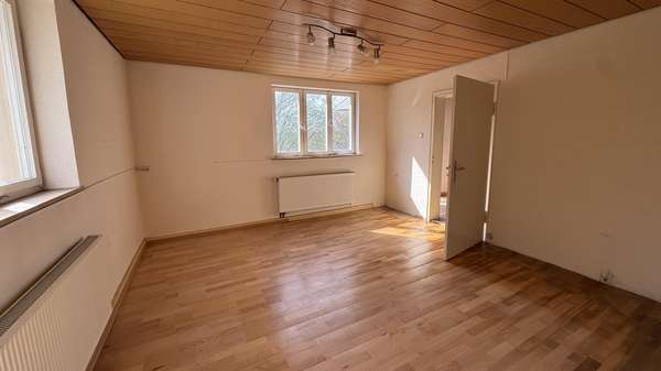 Wohnzimmer EG rechts - Einfamilienhaus in 73479 Ellwangen mit 150m² kaufen