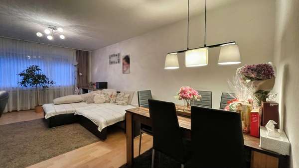 Wohn- und Essbereich - Etagenwohnung in 73447 Oberkochen mit 82m² kaufen