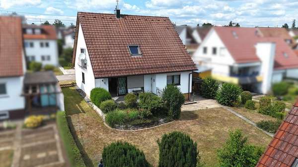 Außenansicht Außenansicht - Einfamilienhaus in 73529 Schwäbisch Gmünd mit 139m² kaufen