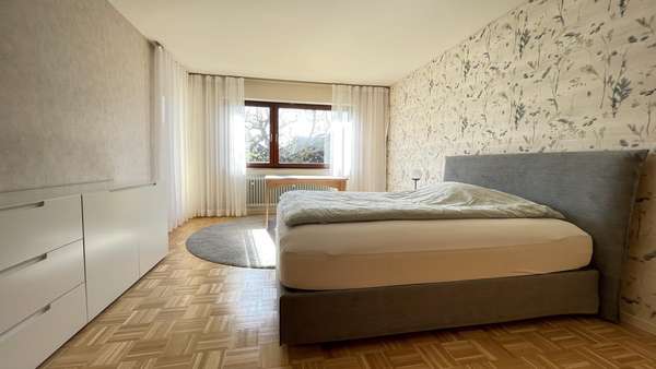 Schlafzimmer Erdgeschoss Schlafzimmer Erdgeschoss - Zweifamilienhaus in 73557 Mutlangen mit 195m² kaufen