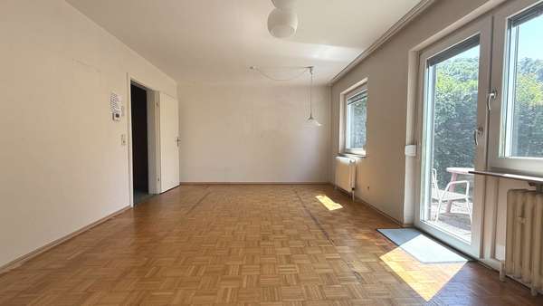 Wohn- und Esszimmer Wohn- und Esszimmer - Reihenmittelhaus in 73431 Aalen mit 85m² kaufen