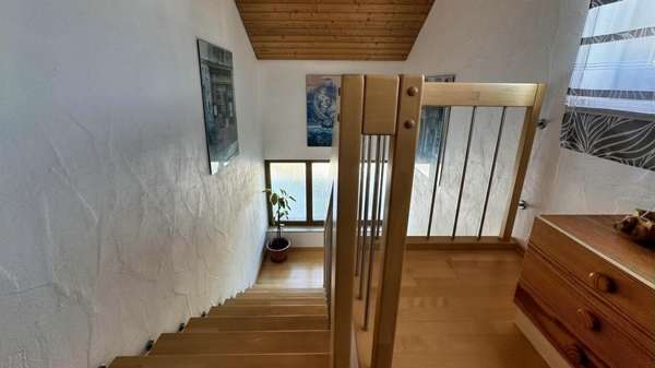 Treppenhaus - Zweifamilienhaus in 73563 Mögglingen mit 187m² kaufen