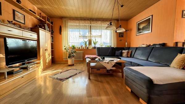 Wohnzimmer Erdgeschoss - Zweifamilienhaus in 73563 Mögglingen mit 187m² kaufen